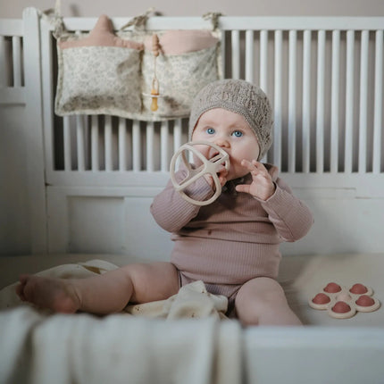 Mushie Bijtring Bal Shifting Sand koop je bij Babywinkel