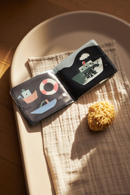 Waylon Sailing Magic Water libretto vela Sandy