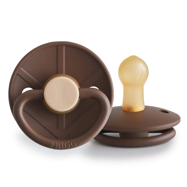 Frigg Speen Maat 1 Little Viking Bjorn Cocoa Latex - Frigg - Babywinkel - 5715239025483