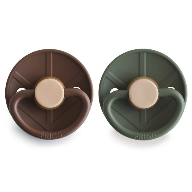 Frigg Speen Maat 2 Little Viking Cocoa/Olive Latex 2St - Frigg - Babywinkel - 5715239026220