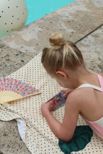 Kinderstrandlaken Estate Dot koop je bij Babywinkel