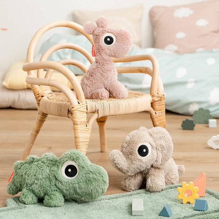 Knuffel bestie Raffi Powder 26 cm koop je bij Babywinkel