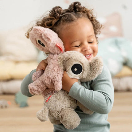 Knuffel bestie Raffi Powder 26 cm koop je bij Babywinkel