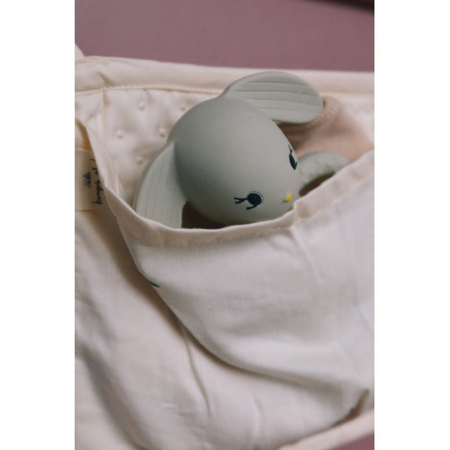 Konges Slojd Bijtring Rabbit Clay 13x10cm koop je bij Babywinkel
