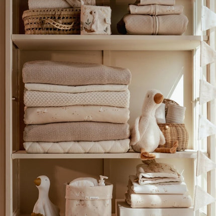 Little Dutch Ledikantdeken Beige Little Goose koop je bij Babywinkel