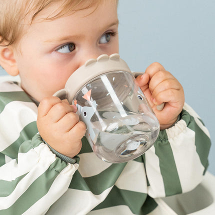 Leerbeker met tuit en handvatten Tiny farm Blue koop je bij Babywinkel