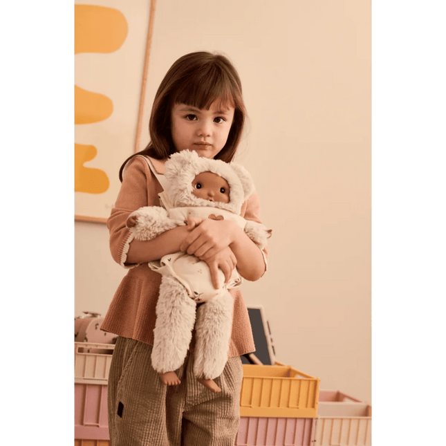 Liewood Poppendraagzak Mini Me Peach / Seashell koop je bij Babywinkel
