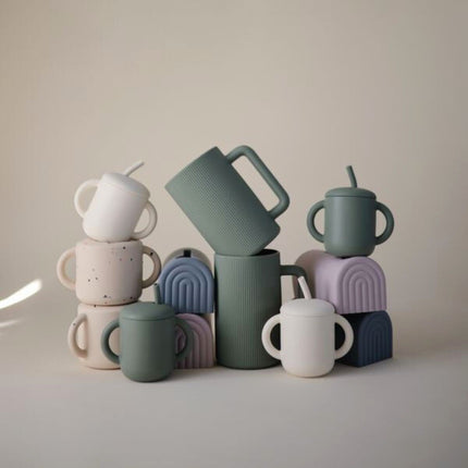 <tc>Mushie</tc> Tazza di paglia di timo essiccato
