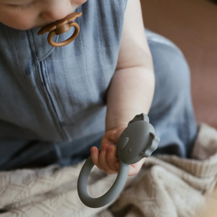 Mushie Bijtring Koala Grey - Mushie - Babywinkel - 810052464176