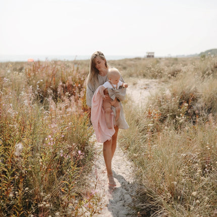 Mushie Hydrofiele Doek Rose Vanilla XL koop je bij Babywinkel