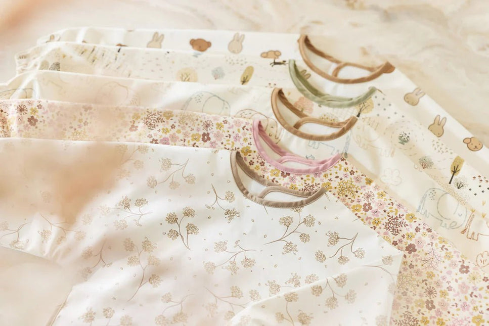 Jollein Slabbetje Met Mouw Tiny Park Waterproef koop je bij Babywinkel